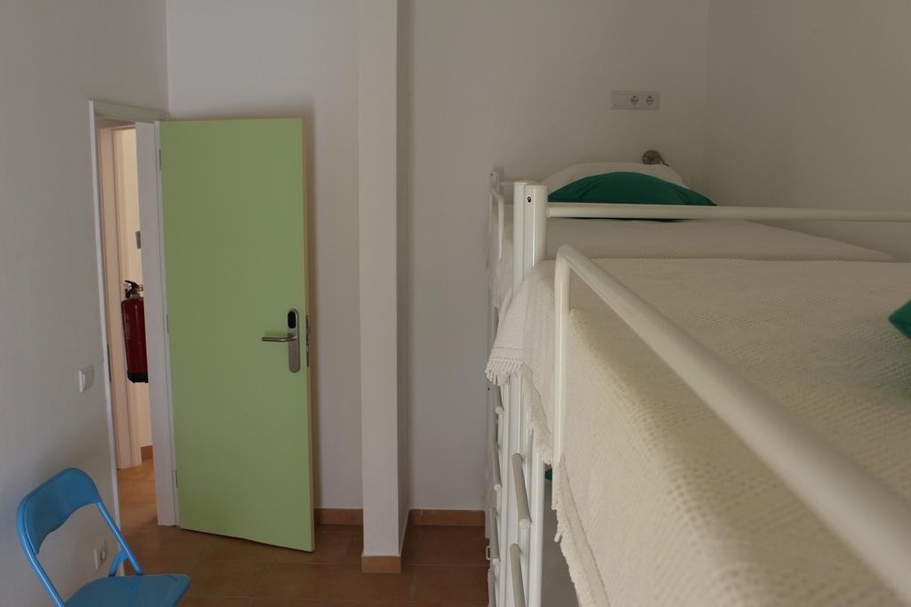 Racing Mackerel Hostel لاغوس الغرفة الصورة