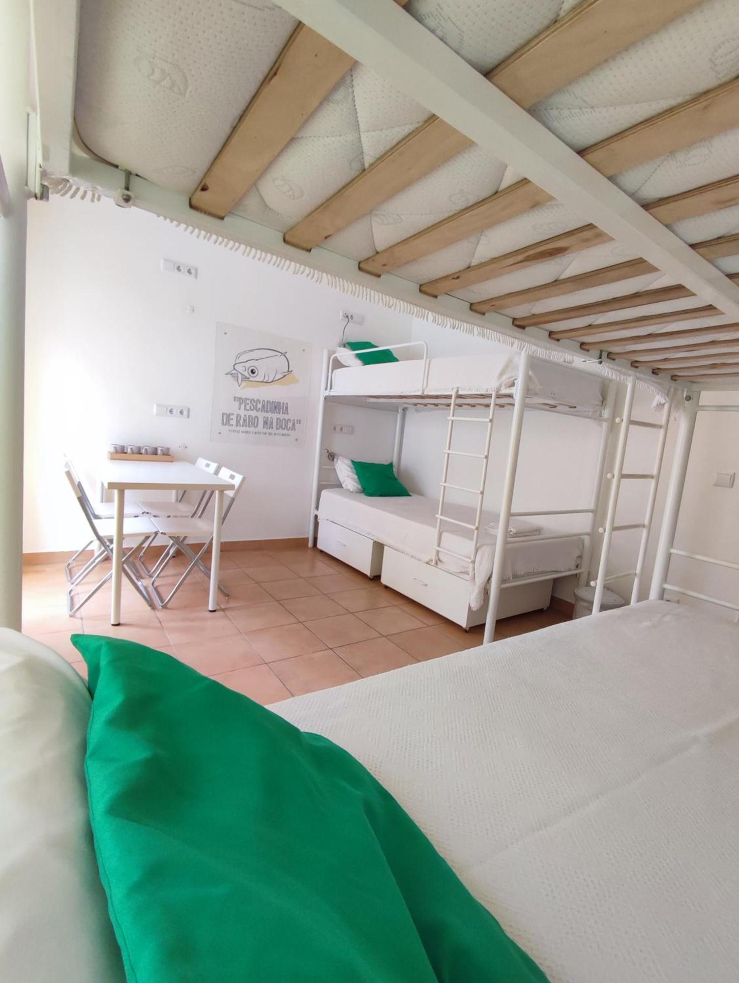 Racing Mackerel Hostel لاغوس المظهر الخارجي الصورة